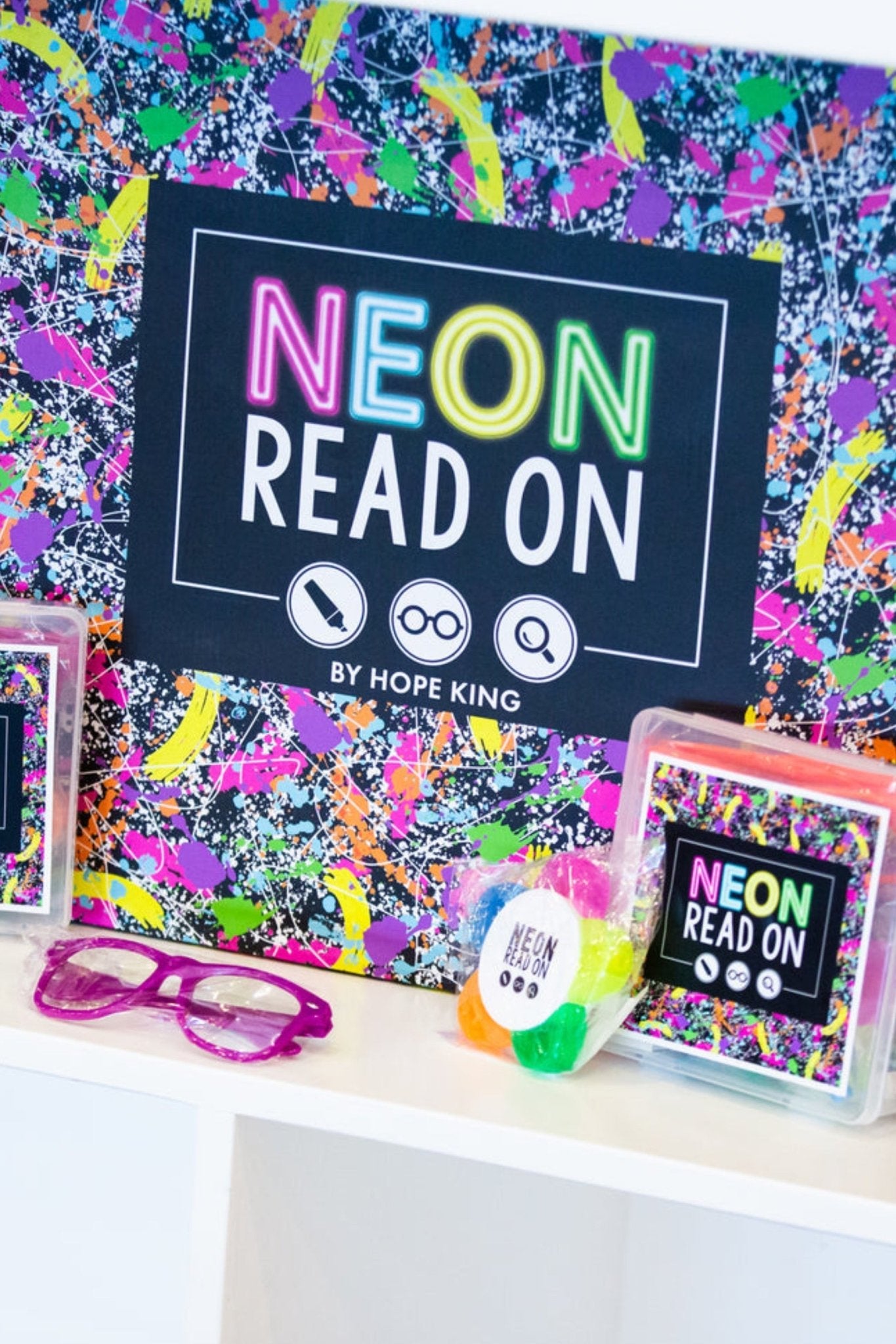 Neon Read On